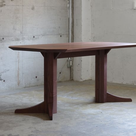 【ショールーム展示品SALE】DORTE ダイニングテーブル【配送設置費込み】 幅160cm 幅1600mm ウォールナット 家具 高級 無垢材 テーブル 8角形 2本脚テーブル 現品セール