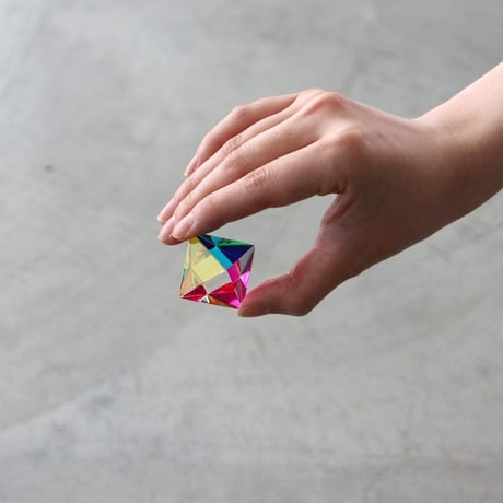CMY Cubes The Aether 【Mini】CMYキューブ エーテル ミニ アクリル 正八立方体 オブジェ 置物 プリズム インテリア雑貨 シアン マゼンダ イエロー 三原色