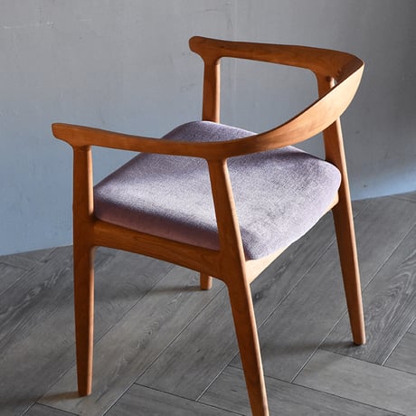 【ショールーム展示品SALE】OMEGA Chair シキファニチア オメガチェア 椅子 アームチェア ブラックチェリー オイル仕上げ 無垢材  現品セール
