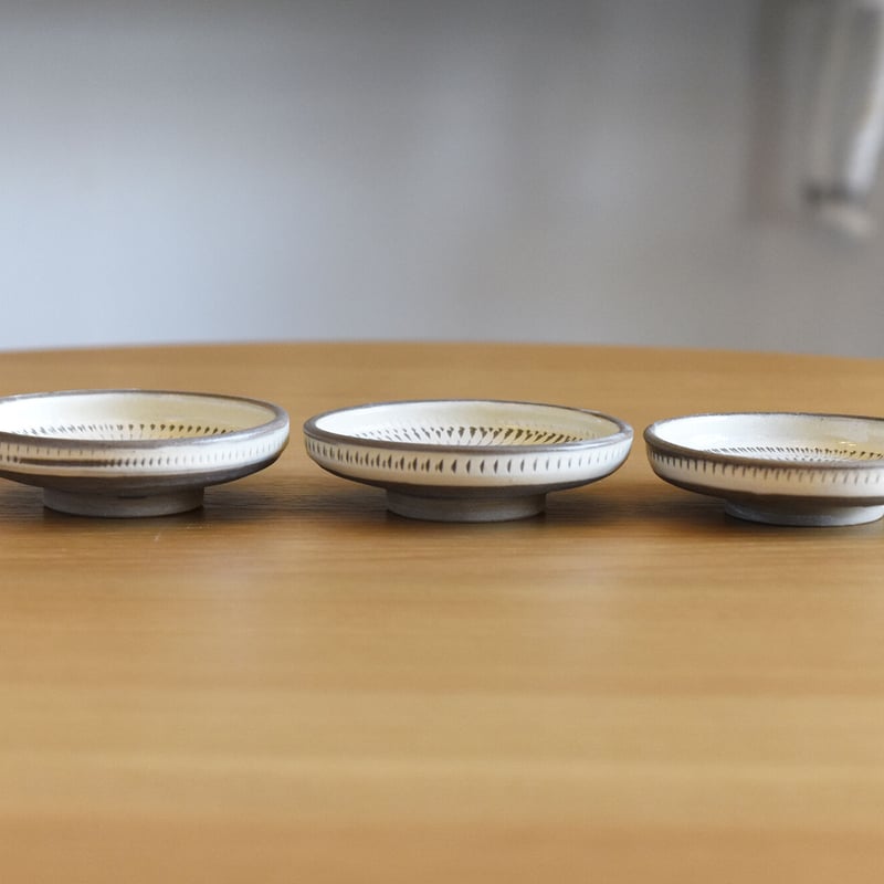 小鹿田焼 小袋定雄窯 3寸5分切立皿 小皿 陶器 和食器 民藝 飛び鉋 釉薬