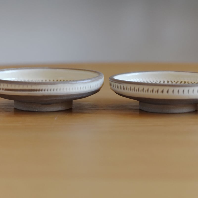 小鹿田焼 小袋定雄窯 3寸5分切立皿 小皿 陶器 和食器 民藝 飛び鉋 釉薬