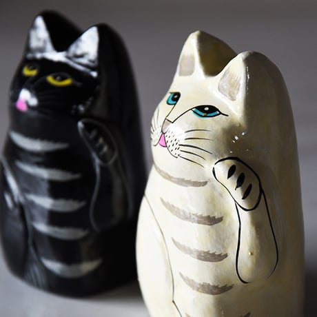 インドの招き猫 - PAPER MACHE CAT DOLL - amabro アマブロ まねきねこ 置物 ハンドメイド インド雑貨 オブジェ 縁起物 インテリア雑貨