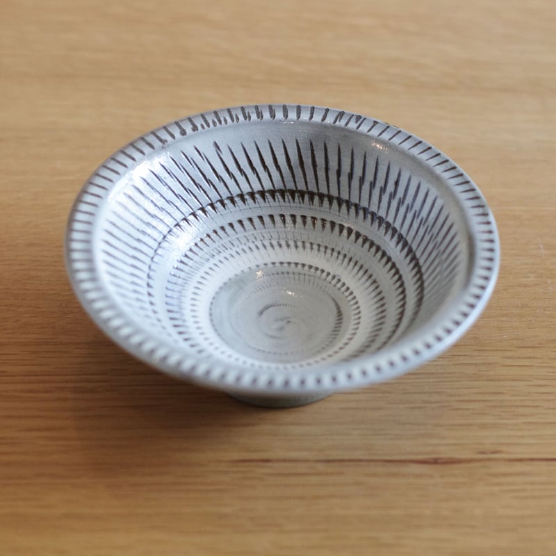 小鹿田焼 柳瀬晴夫窯 4寸深皿 白 小鉢 和食器 民藝 飛び鉋 釉薬 器