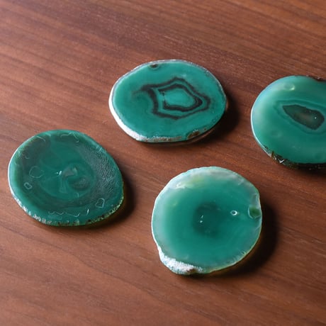 CRYSTAL COASTER 【Green】amabro アマブロ クリスタルコースター 天然石・メノウ 瑪瑙 パワーストーン アクセサリートレイ 緑 グリーン 一点物 トレー