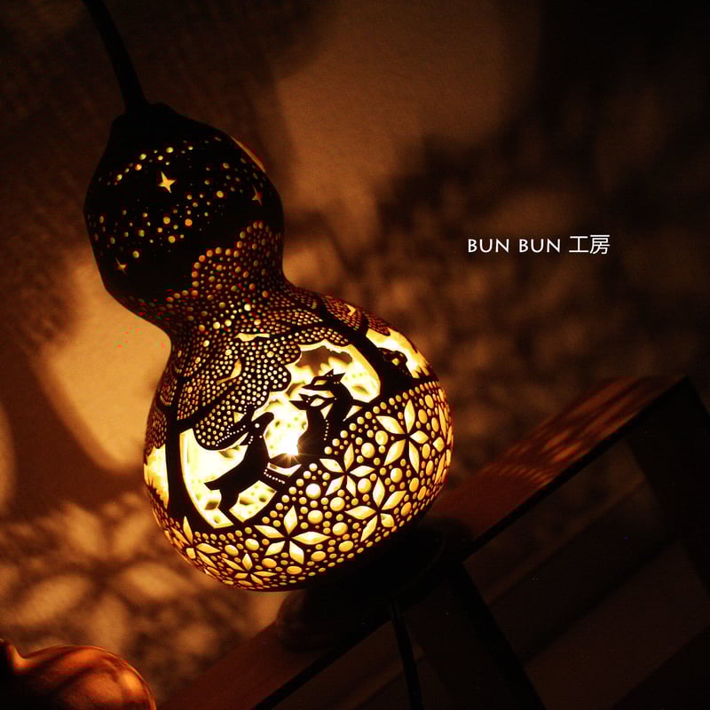 ひょうたん型ランプ　黒 ひょうたんランプ--深夜の森と花の河 | ひょうたんランプ bun bun