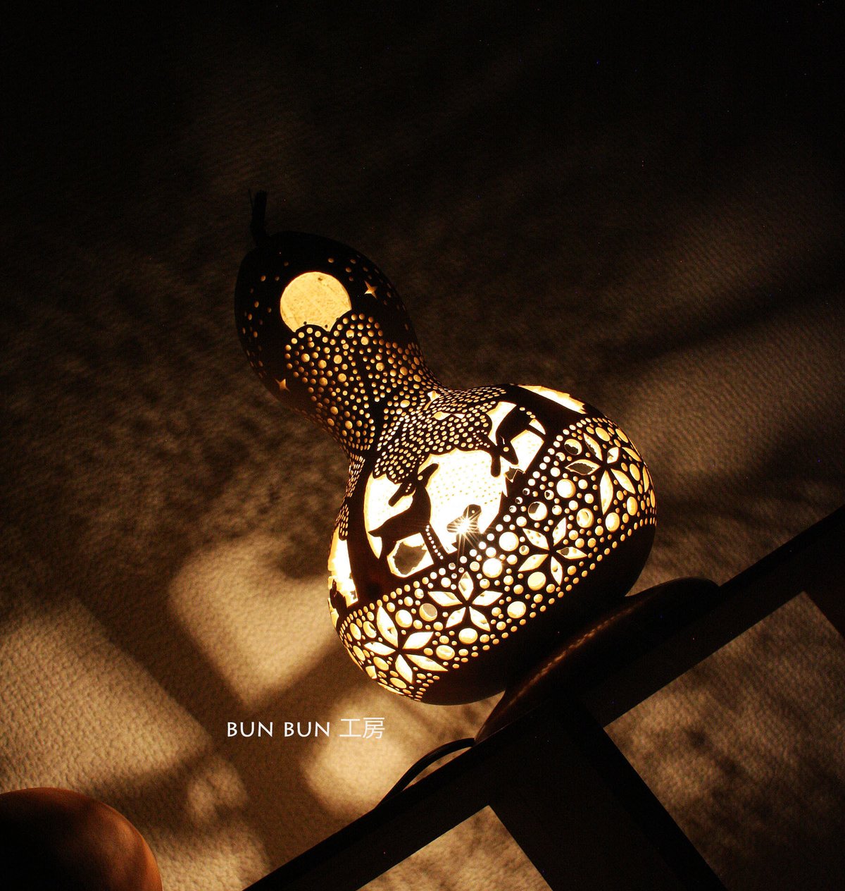 ひょうたん型ランプ　黒 ひょうたんランプ--深夜の森と花の河 | ひょうたんランプ bun bun