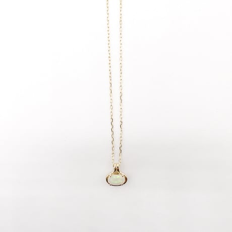 outline necklace