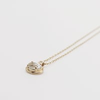 outline necklace
