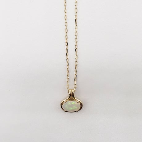 outline necklace