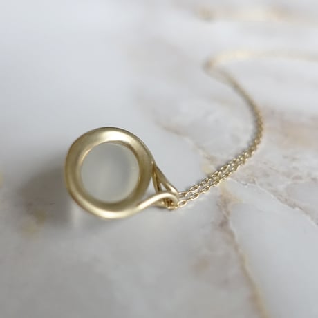 outlines necklace (ムーンストーン）