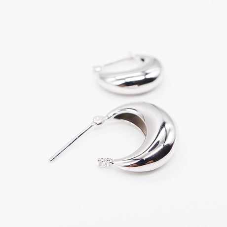 billow pierced earrings