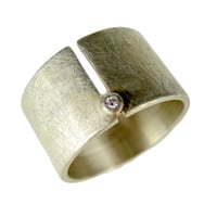point ring（14号以上価格が異なります）