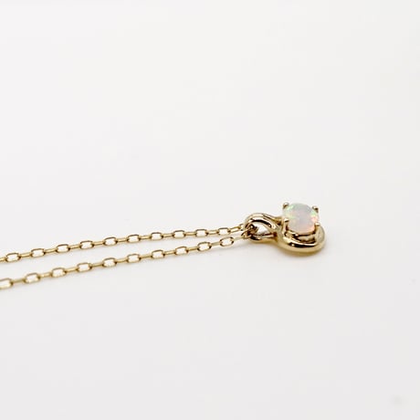 outline necklace
