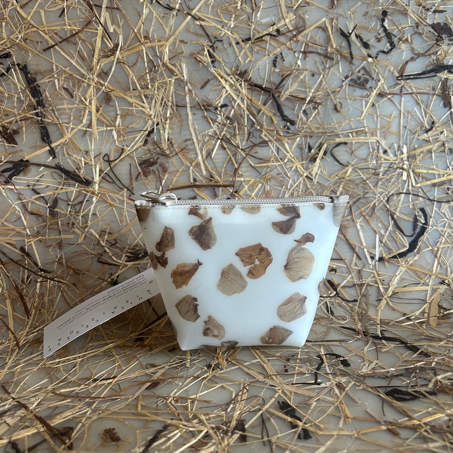 697dbca0b7a32bd6baf22e26