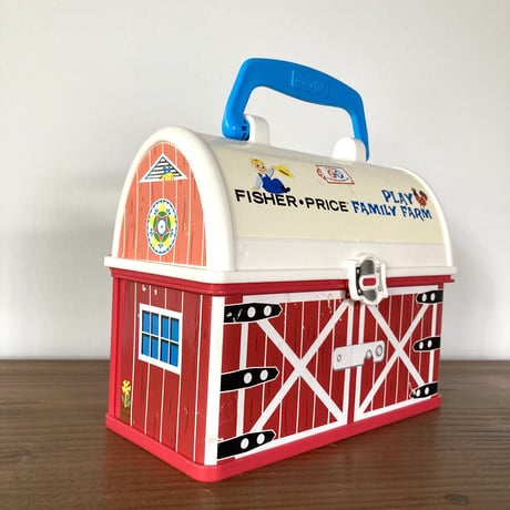 FISHER PRICE FAMILY PLAY FARM 2008