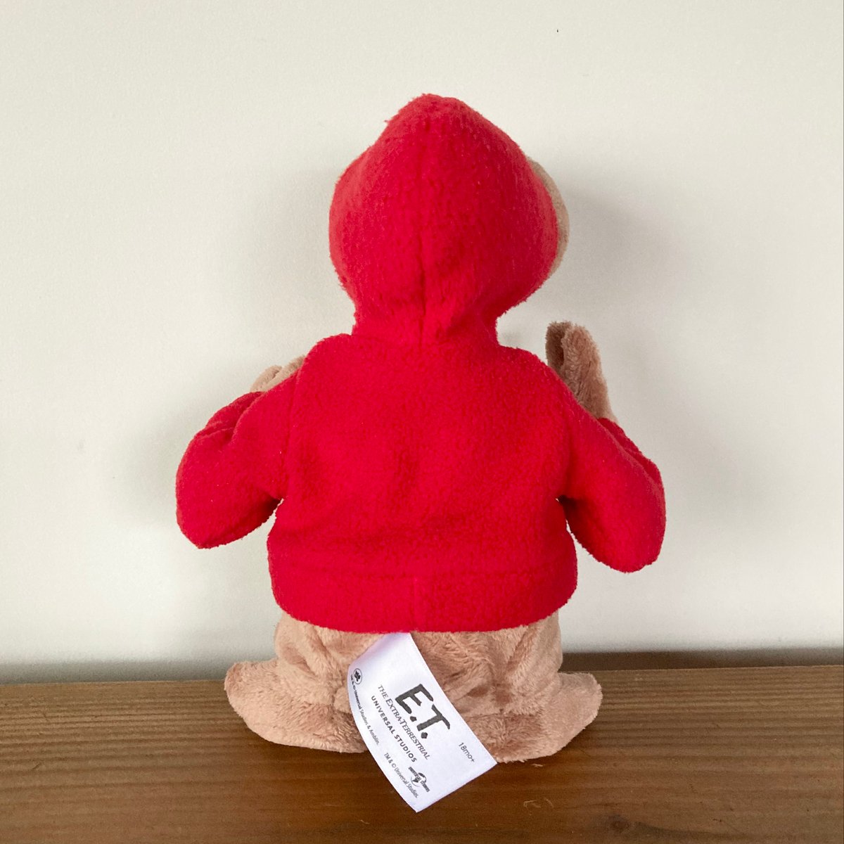 E.T.ぬいぐるみ 赤パーカー UNIVERSAL STUDIOS 紙タグつき