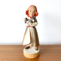 HENNING Wood Carving へニング木彫り彫刻／犬を抱く女性