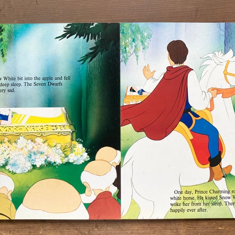 Walt Disney Snow White and the Seven Dwarfs ディズニー 白雪姫と7人のこびと ボードブック 1987年