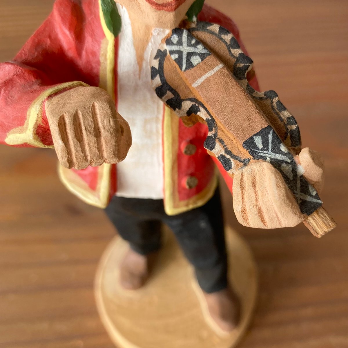 ノルウェーの彫刻家 貴重なへニング・エンゲルセンの木彫です。珍しい