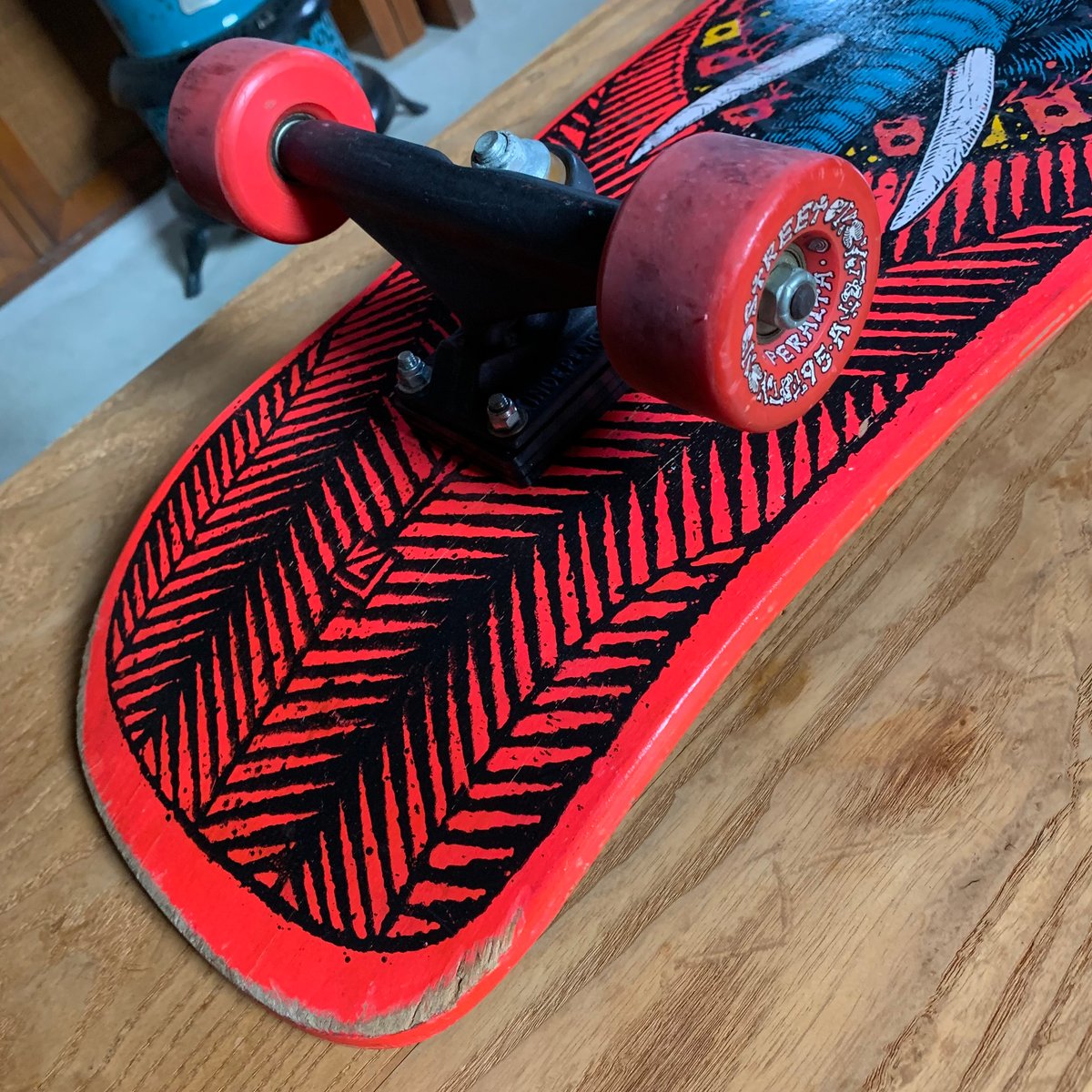 MIKE VALLELY 1988 POWELL PERALTA SKATEBOARD vin MIKE VALLELY 1988 POWELL PERALTA SKATEBOARD vin