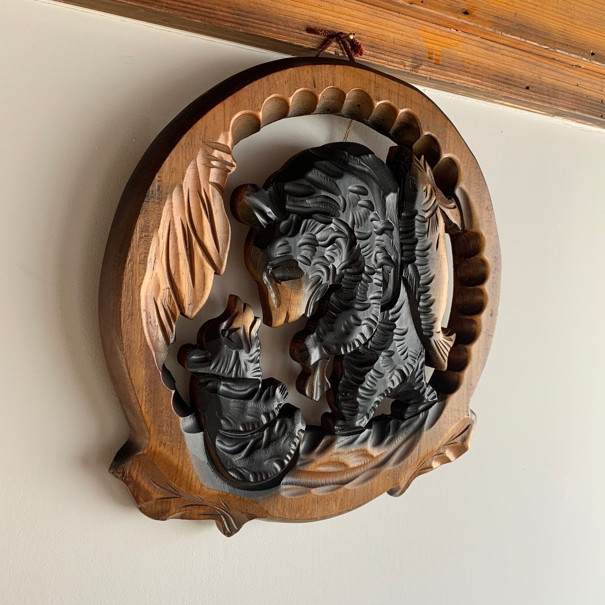 双頭木彫り熊 壁掛け 天然木一刀彫 静と動 貴重 縁起物 2025年最新】Yahoo!