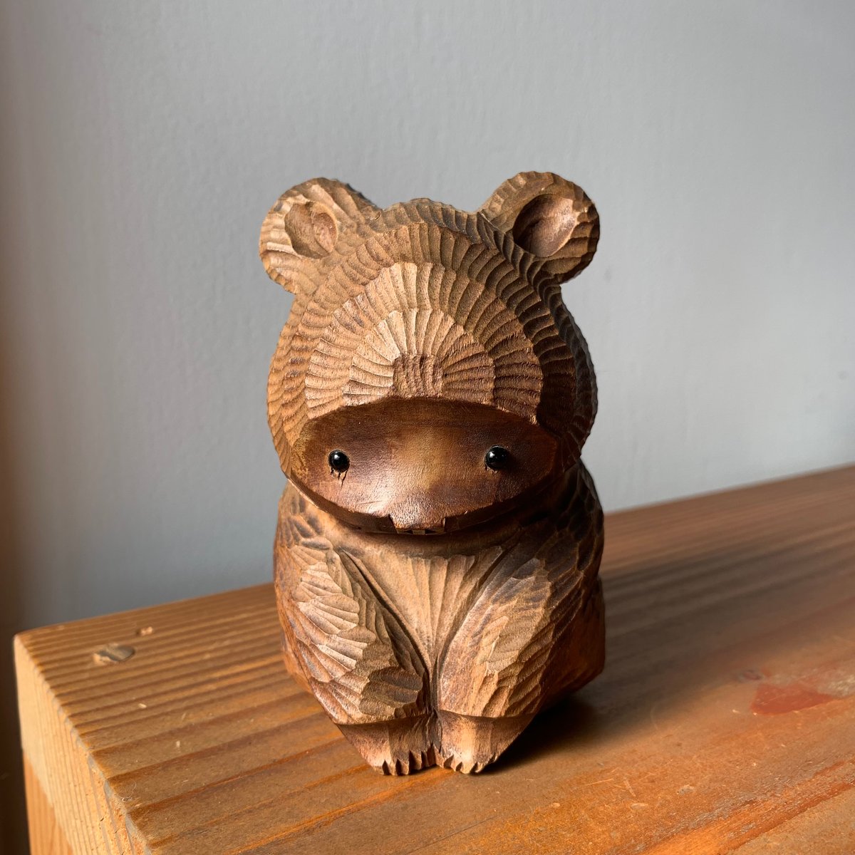 木彫り熊 可愛いお座り熊さん 北海道 | MILMOUNTAIN STORE