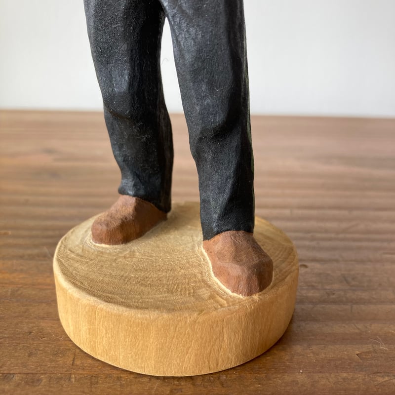 HENNING Wood Carving へニング 木彫り彫刻／フィドルを弾く男性 | MIL