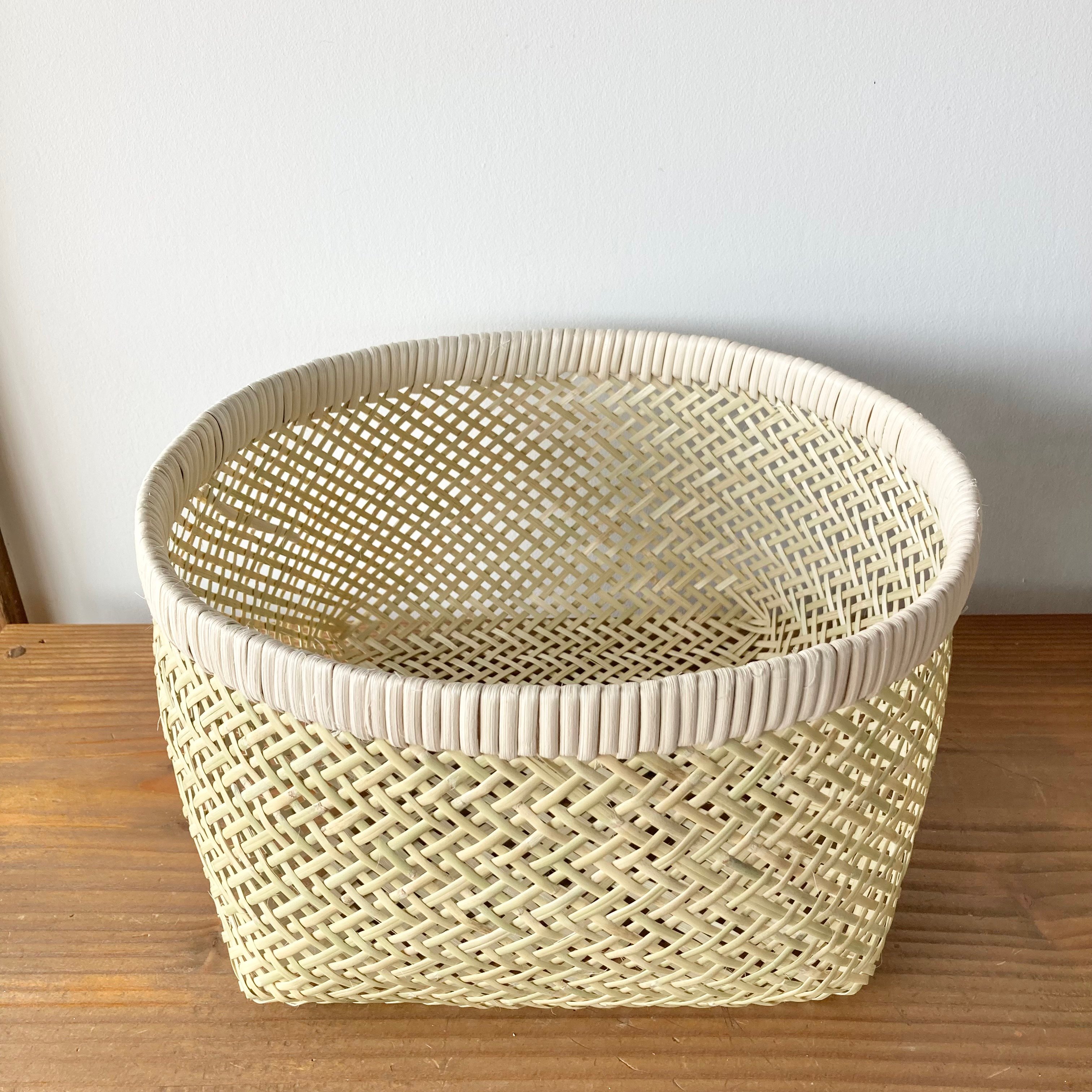 【新着新品】鳥越竹細工 すず竹 灰通し（透かし編み 丸かご）中 極上品 スズ竹 すず竹 あく通し 灰通し／岩手県一戸 鳥越竹細工 | MILMOUNTAIN
