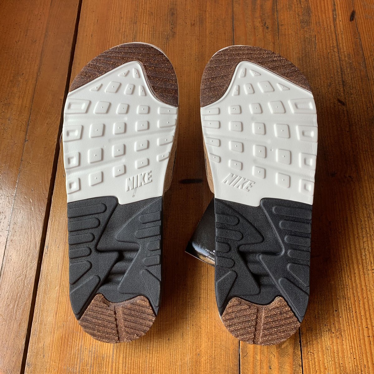 NIKE AIR MAX 90 SLIDE size 10 CORK | MILMOUNTAI NIKE AIR MAX 90 SLIDE size 10 CORK | MILMOUNTAI