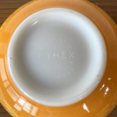PYREX オールドパイレックス シンデレラボウル M／Daisy