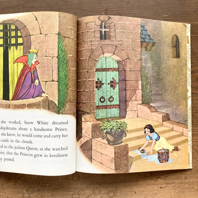 Walt Disney's Snow White and the Seven Dwarfs デ