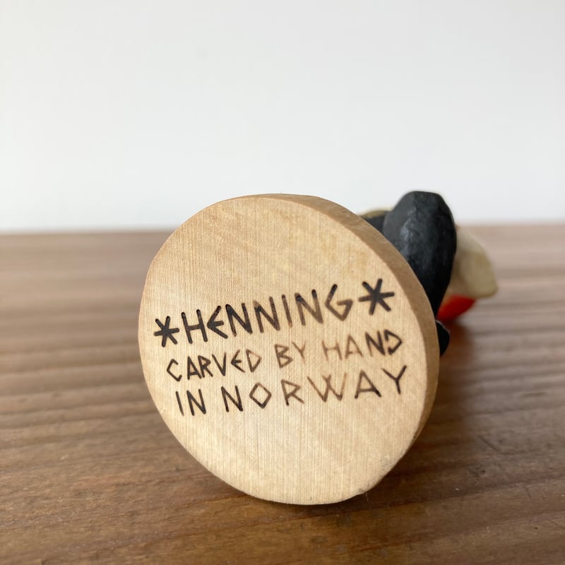 ノルウェーの彫刻家　貴重なへニング・エンゲルセンの木彫です。珍しいものです HENNING Wood Carving へニング木彫り彫刻／踊る少年 | MILMOUNTA