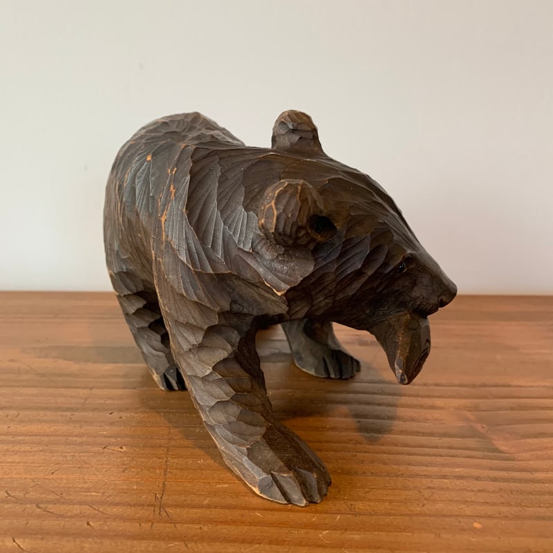 木彫り熊 鮭咥え這い熊 ガラス目 北海道 | MILMOUNTAIN STORE