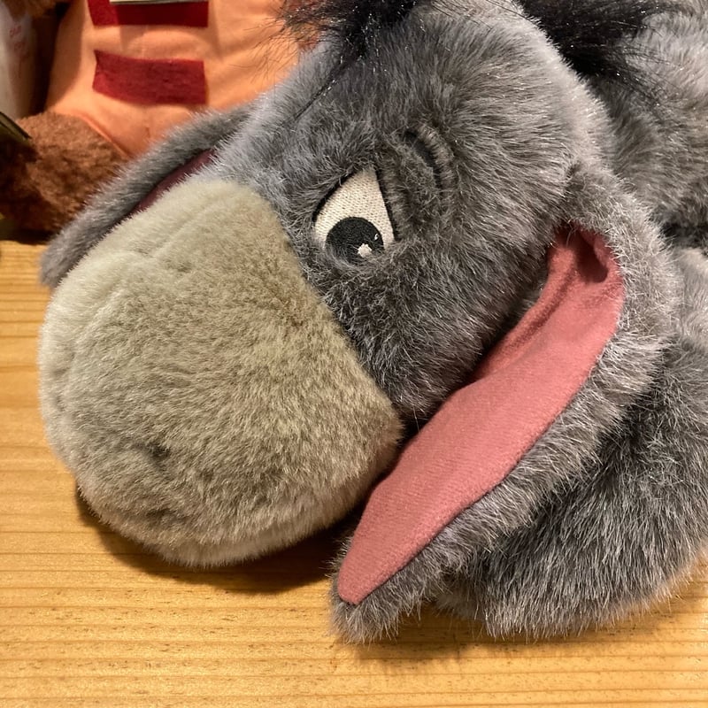 EEYORE Winnie the Pooh イーヨー ぬいぐるみ Disneyland Re