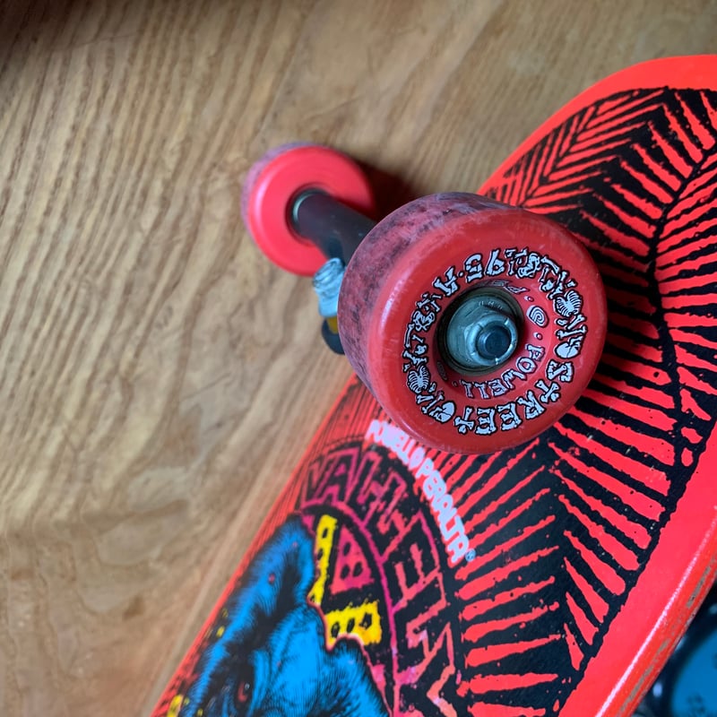 MIKE VALLELY 1988 POWELL PERALTA SKATEBOARD vin MIKE VALLELY 1988 POWELL PERALTA SKATEBOARD vin