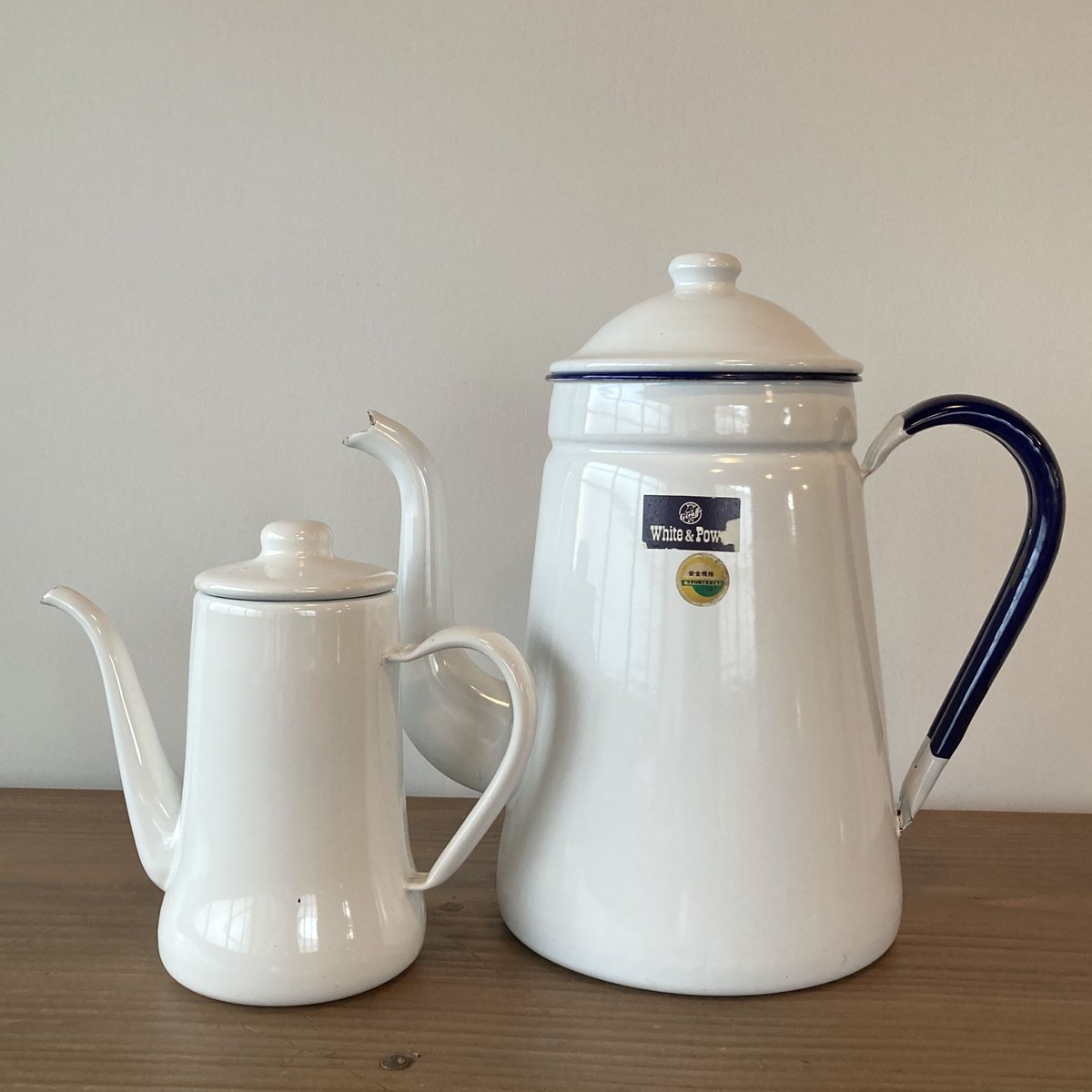 ホーロー風呂giraffe印 Giraffeキリン印ホーローケトル 2.7ℓ／ホワイト×ネイビー | MILMOUNTAIN