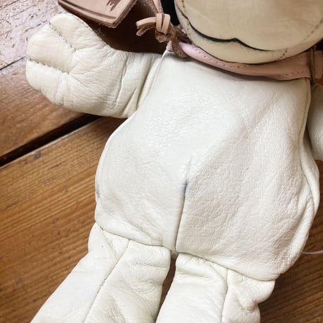 SNOOPY 本革ぬいぐるみ(お座り)／1997年 SNOOPY TOWN