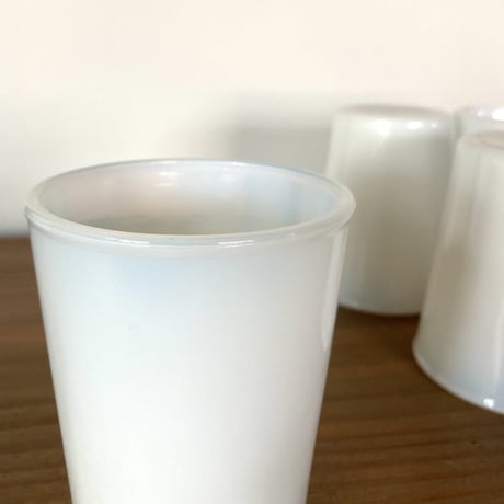 ヴィンテージ ミルクガラスカップ４点セット