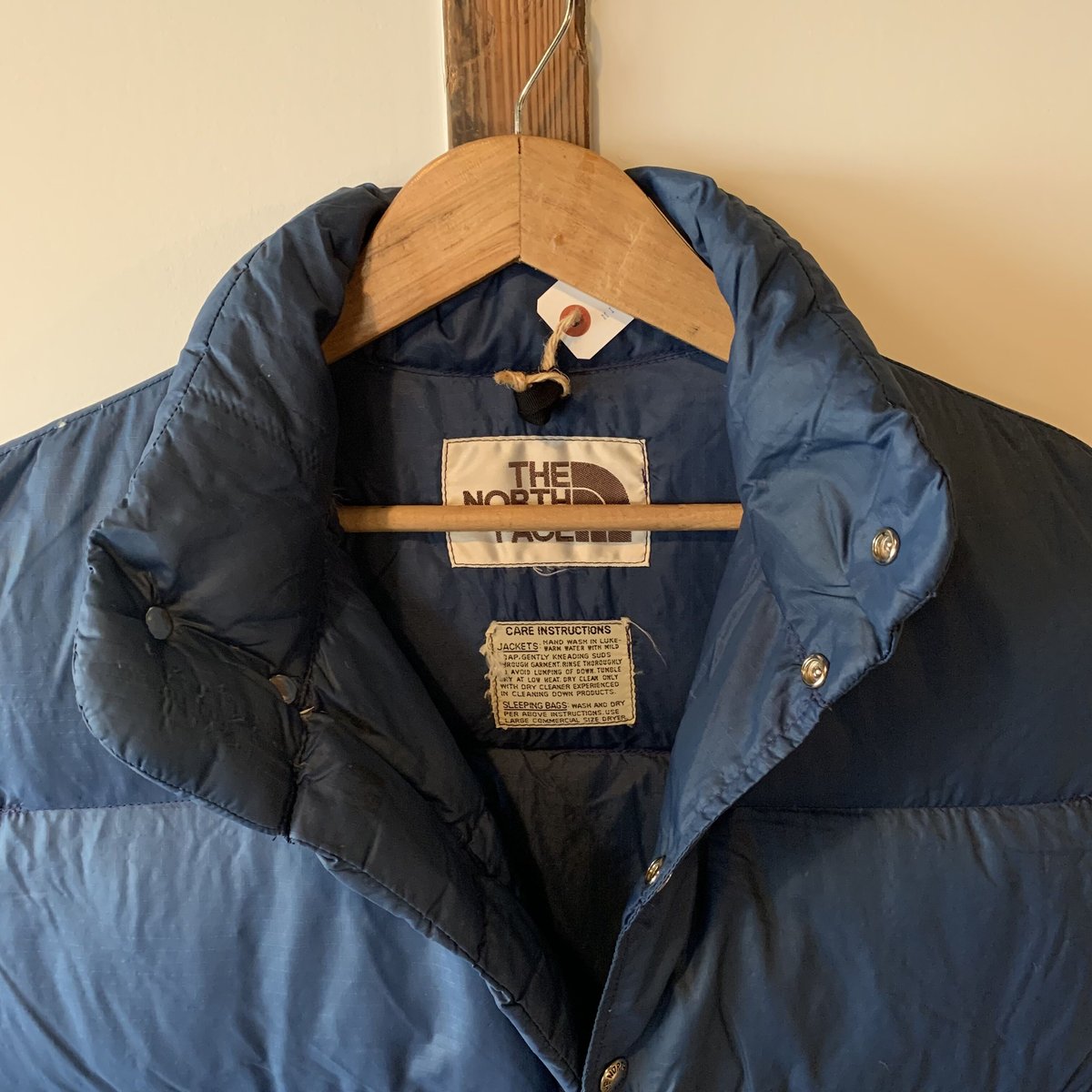 THE NORTH FACE 茶タグ ダウンベスト ネイビー | MILMOUNTAIN STORE THE NORTH FACE 茶タグ ダウンベスト ネイビー | MILMOUNTAIN STORE