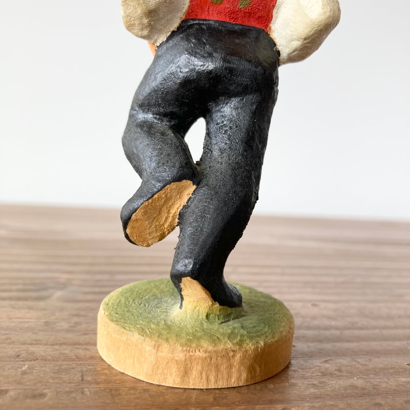 ノルウェーの彫刻家　貴重なへニング・エンゲルセンの木彫です。珍しいものです HENNING Wood Carving へニング木彫り彫刻／踊る少年 | MILMOUNTA