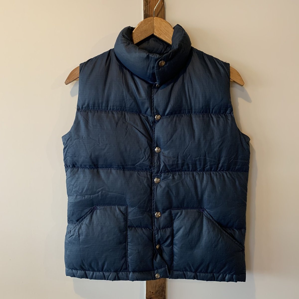 THE NORTH FACE 茶タグ ダウンベスト ネイビー | MILMOUNTAIN STORE THE NORTH FACE 茶タグ ダウンベスト ネイビー | MILMOUNTAIN STORE