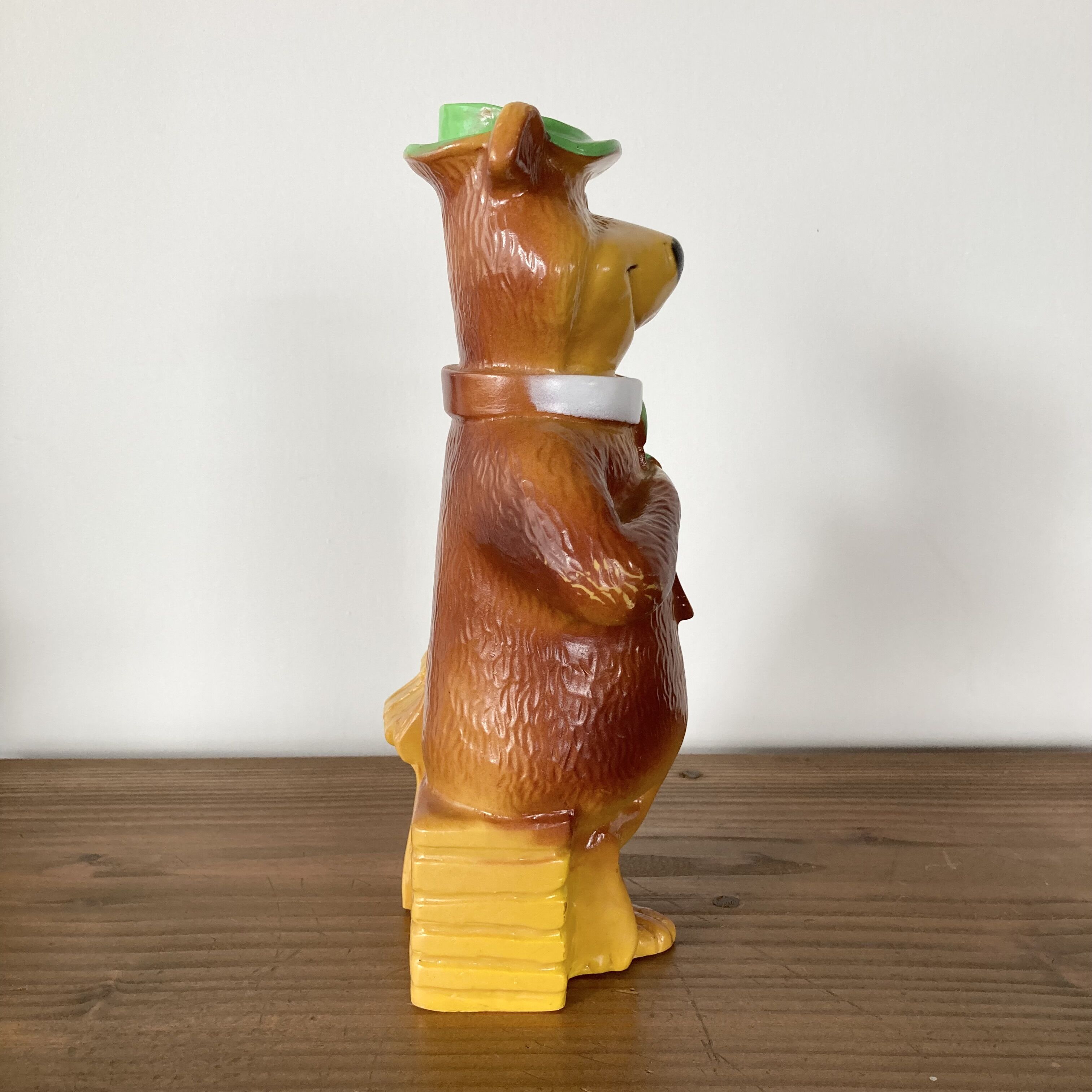 YOGI BEAR Hanna Barbera ヨギベア コインバンク 貯金箱 1973年 |