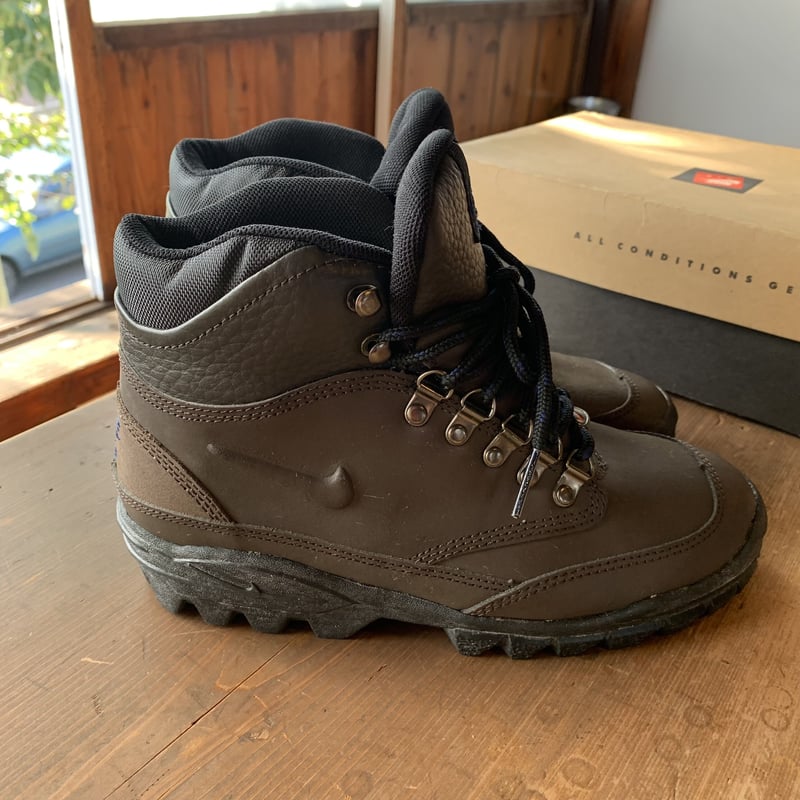 Nike air tumalo top