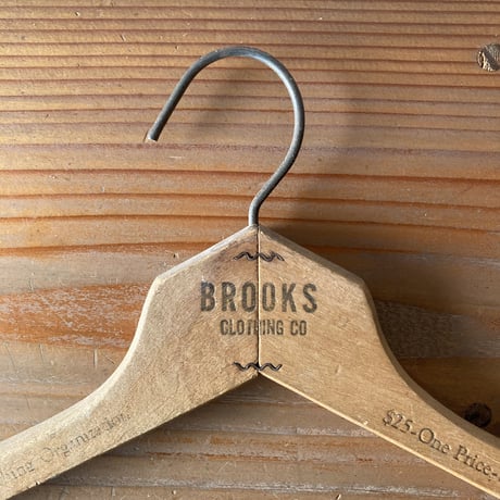 ヴィンテージ ウッドハンガー／BROOKS CLOTHING Co.