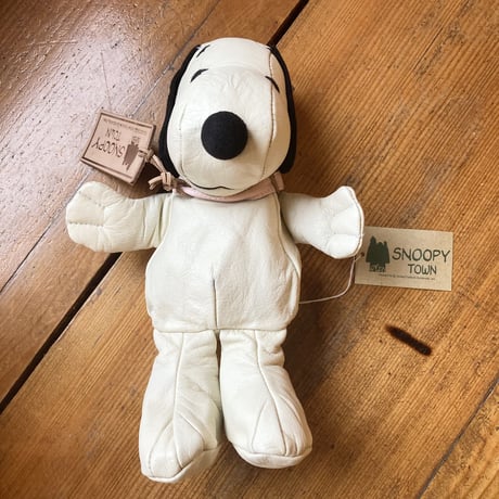 SNOOPY 本革ぬいぐるみ(お座り)／1997年 SNOOPY TOWN