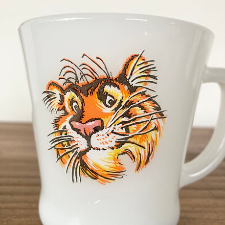FIRE KING Esso Tiger ファイヤーキング マグカップ エッソタイガー①