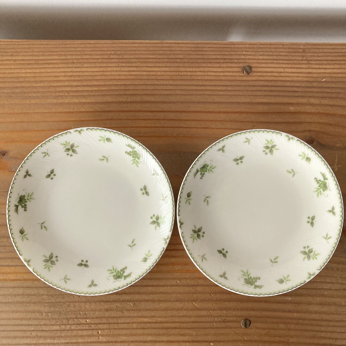 ヴィンテージ フランス製 ケーキ皿 6枚セット 手書き葡萄柄 ヴィンテージ フランス製 ケーキ皿 6枚セット 手書き葡萄柄