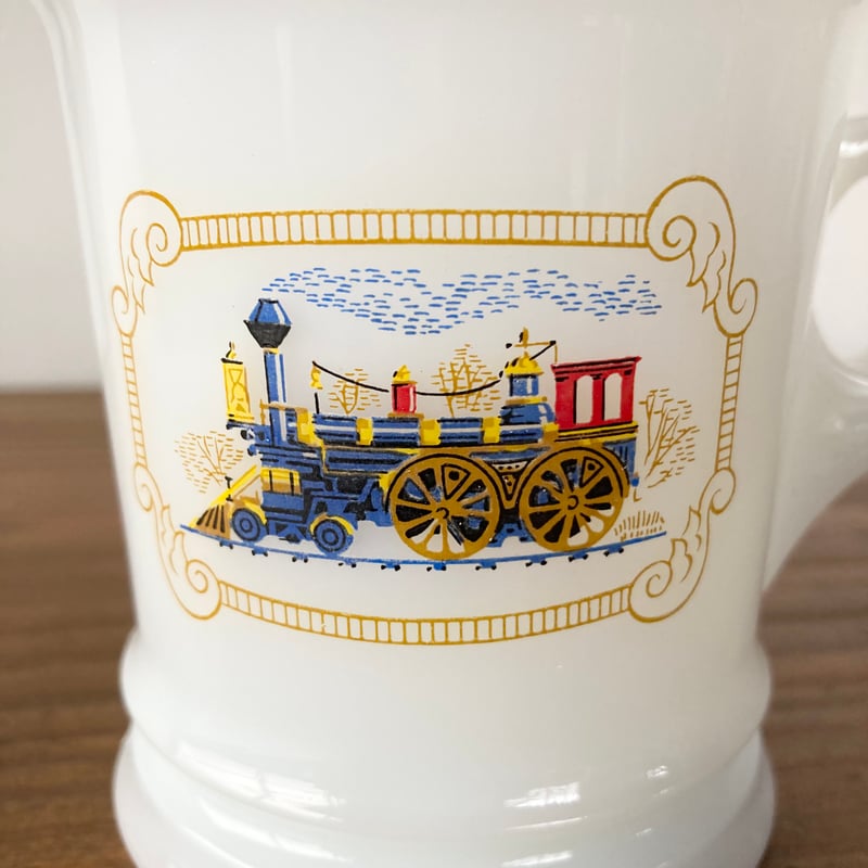 AVONのエンジェル　シェルプレート　ミルクグラス　アンティーク AVON ミルクガラス シェービングマグ ／蒸気機関車 | MILMOUNTAIN STORE