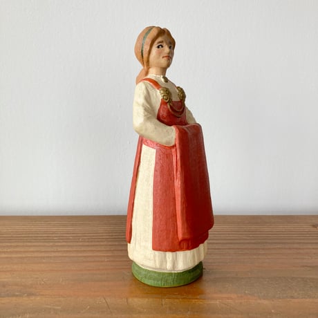 HENNING Wood Carving へニング木彫り彫刻／バイキング女性
