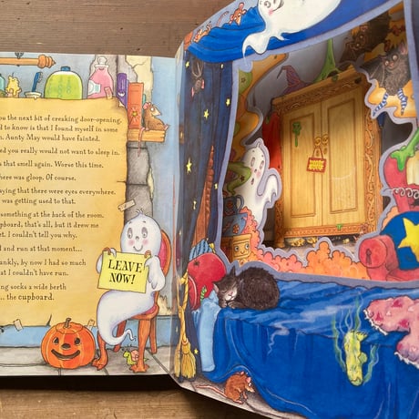 THE MOST HAUNTED HOUSE しかけ絵本／Nicola Baxter　June Goulding